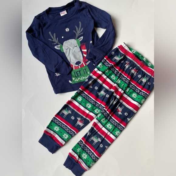Let it Snow Gymboree 2T Holiday Reindeer pajamas -snug fit - Picture 1 of 6